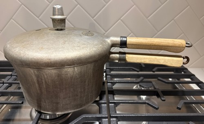 #ad Vintage National Presto 4 Quart Pressure Cooker Wood Handles Model40 USA Jiggler $16.00