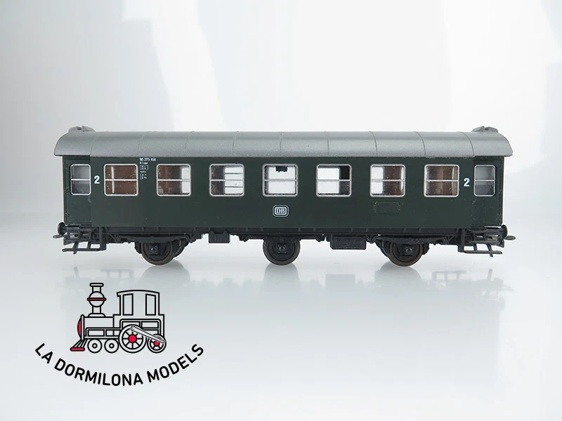 MG2013 H0 =DC ROCO 4214 Personenwagen 2. Kl. der DB - OVP