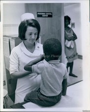 1967 Hawaii Poison Control Center Nurse Mary Ann Anderson 8X10 Vintage Photo