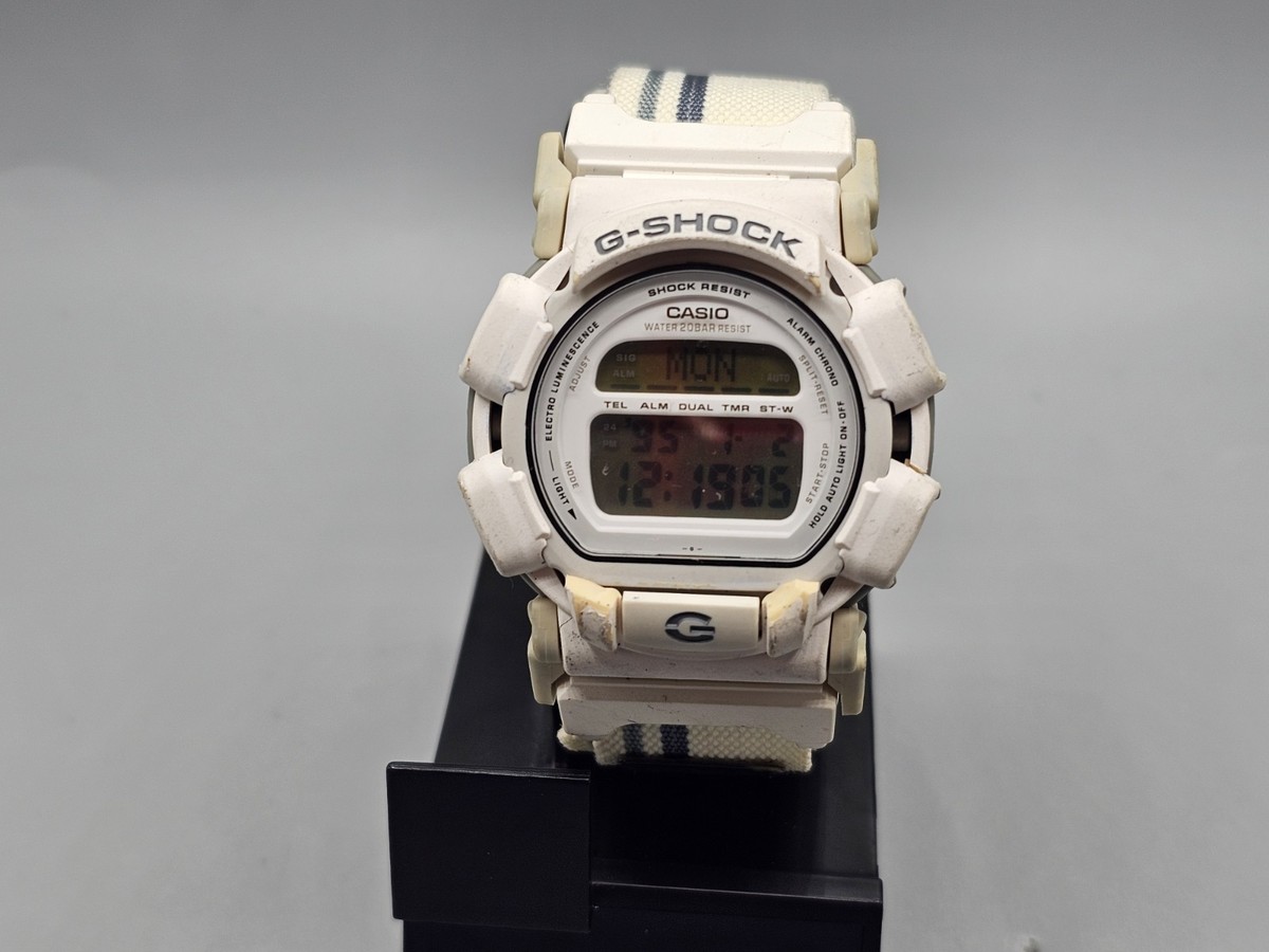 Vintage 1997 Casio G-SHOCK DW-003C-7T White Watch Tomi-E Graffiti
