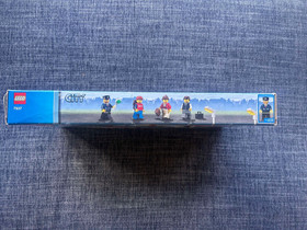 LEGO CITY: Train Station (7937) New in Sealed Box with Box Wear - see photos