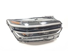 **LENS CRACK** 22-24 GENESIS GV70 RH RIGHT PASSENGER SIDE HEADLIGHT