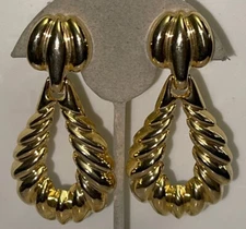Gold Tone Statement Fashion Clip On Earrings XG-73