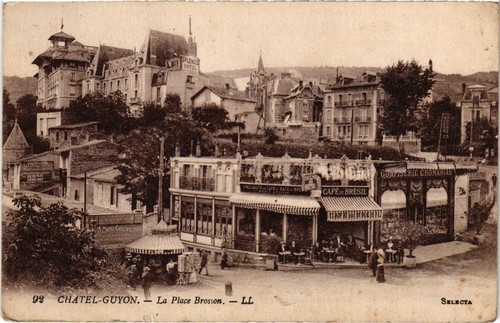 D63 - Cpa toilée - CHATEL GUYON - VUE ANIMEE DE LA PLACE BROSSON