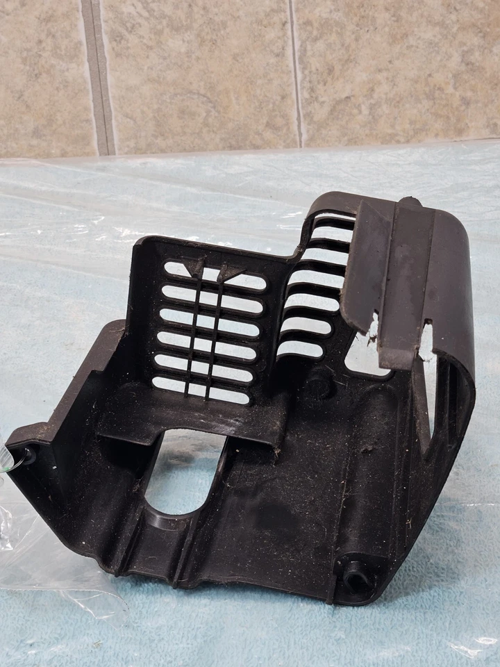 HOMELITE TrimLite String Trimmer Muffler Guard 25cc UT20760 - Image 2 of 4