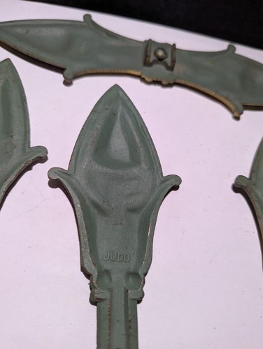 ANTIQUE JUDD CAST IRON DRAPERY CURTAIN TIE BACK SET GREEN TOP ORNAMENT BRACKET - Picture 10 of 13
