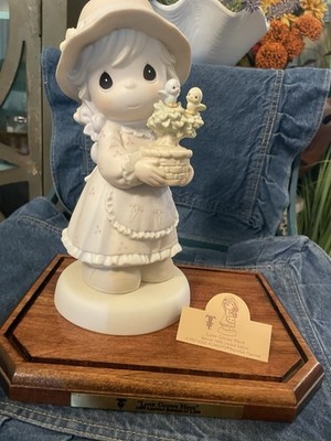 Precious Moments Love Grows Here 9 inch Figurine 1998 Limited Ed.  with case