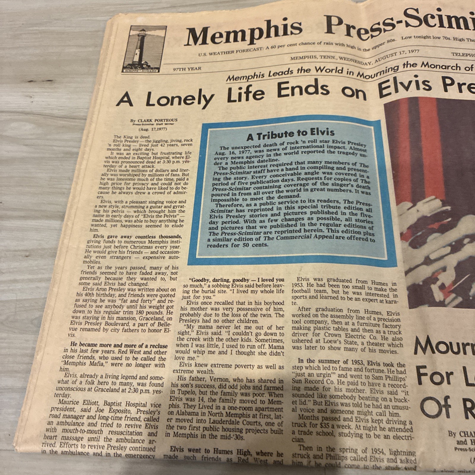 DEATH of ELVIS PRESLEY NEWSPAPER, MEMPHIS PRESS-SCIMITAR,  August 17, 1977