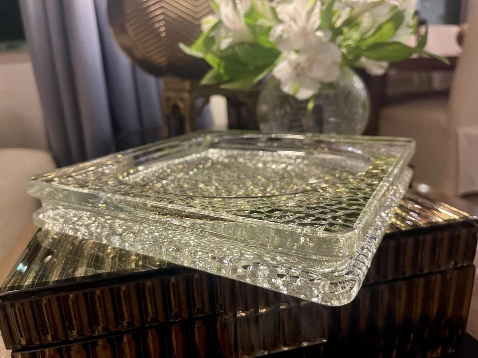 Escritorio de vidrio moderno Mid-Century ordenado, Catchall Bowl Nevada - Le Corbusier Foto 4 de 4