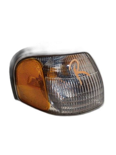 1998-2000 Mazda B-2500 Passenger Right RH Corner/Park Light Fender OEM 1324673