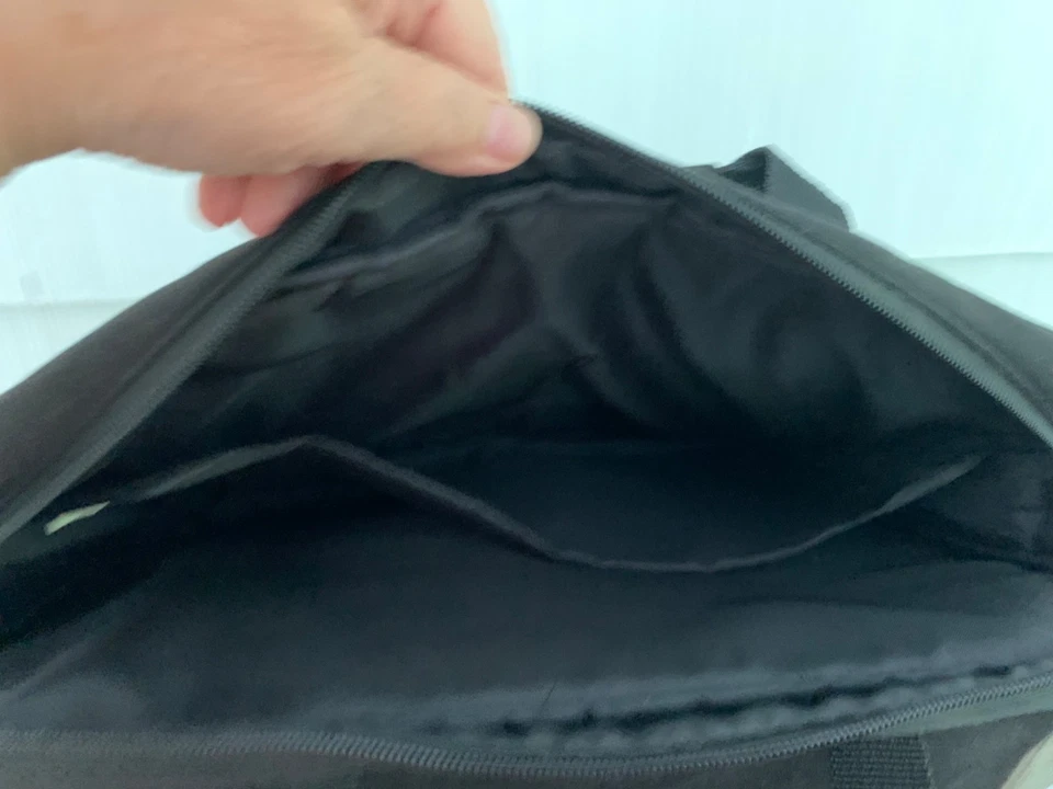 Targus Neoopreno Negro Solapa Frontal Mensajero Laptop Bolsa de Viaje 11"x 15" Foto 4 de 4