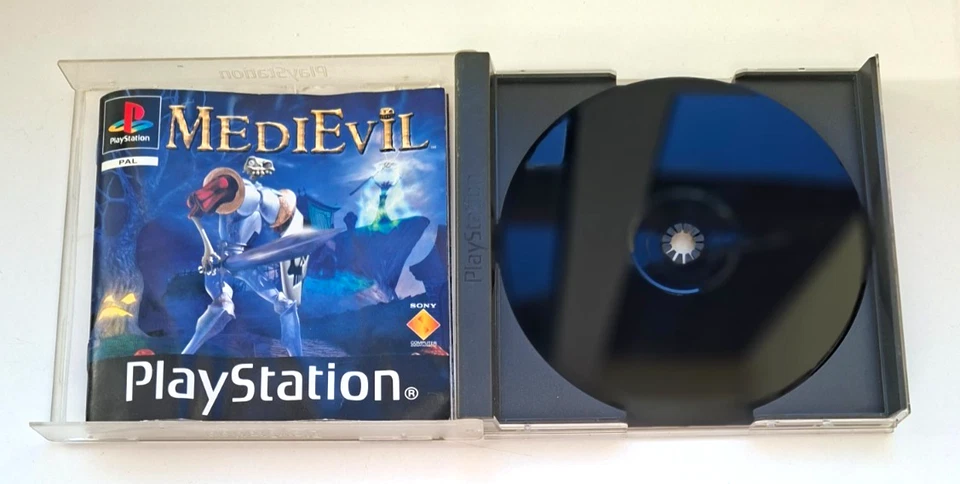 MediEvil Play Station one PS 1 Spiel Dual Shock 1998 ohne Poster - Bild 2 von 2