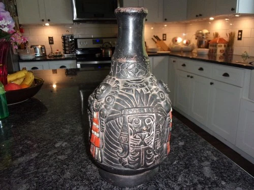 MESOAMERICA ARTISAN - "DONA ROSA" - REPRODUCTION ANCIENT MIXTEC JUG 13.5