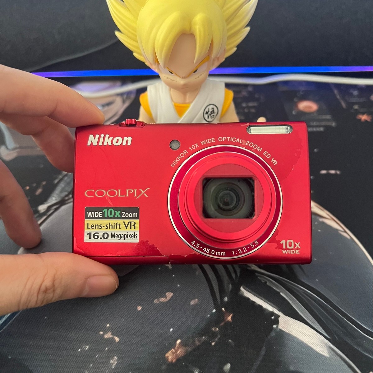 Nikon COOLPIX S6200 16.0MP 10x Optical Zoom CCD Digital Camera Red