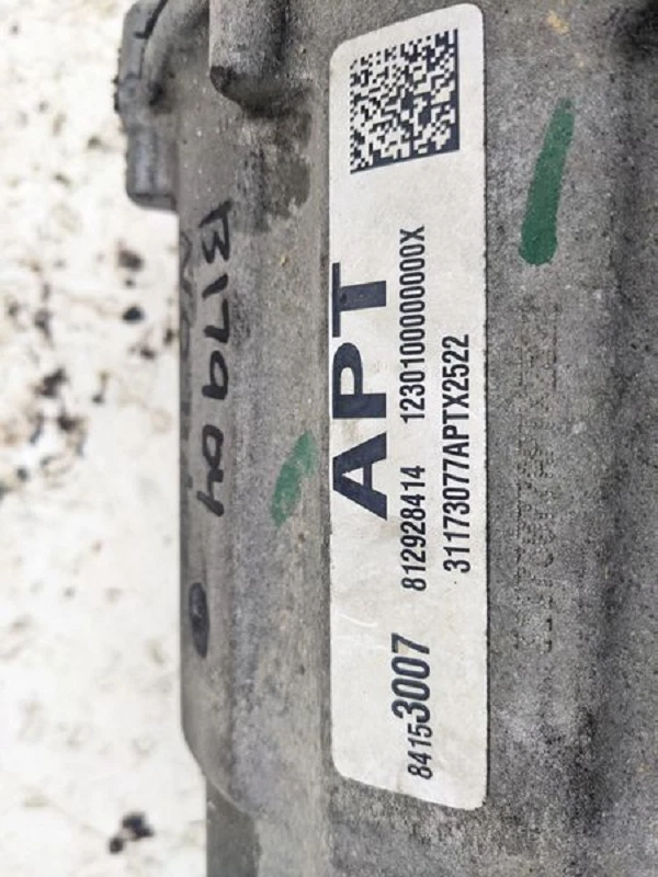 Cadillac Escalade ESV 2018-2020 montaje de caja de transferencia OEM Foto 2 de 4