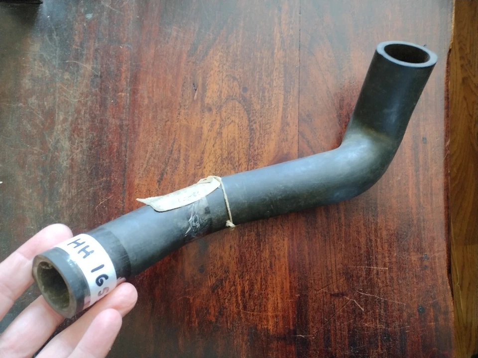 MANGUEIRA DE LÍQUIDO DE ARREFECIMENTO DO RADIADOR INFERIOR/INFERIOR - SERVE: FIAT STRADA/RITMO (1979-82) - Imagem 2 de 3