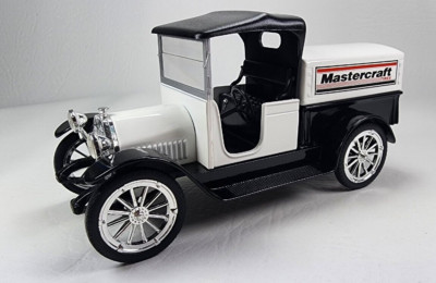 Mastercraft Coin Bank Spec Cast #3178 1916 Studebaker 1/25 scale 6 3/4'' w/key
