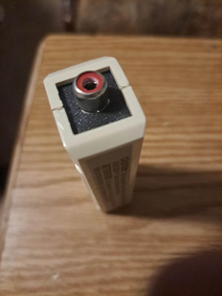 Acoplador de música en espera Lucent Technologies modelo 105A  Foto 3 de 4