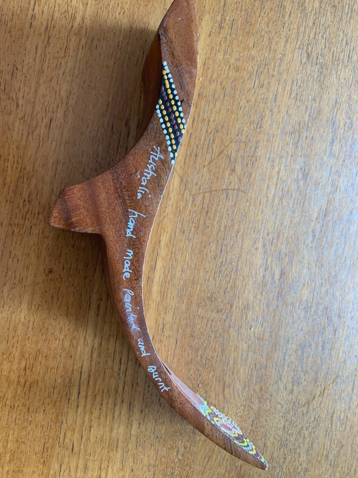 AUSTRALIA KANGAROO WINE BOTTLE HOLDER HAND CARVED WOOD ART HOME DECOR