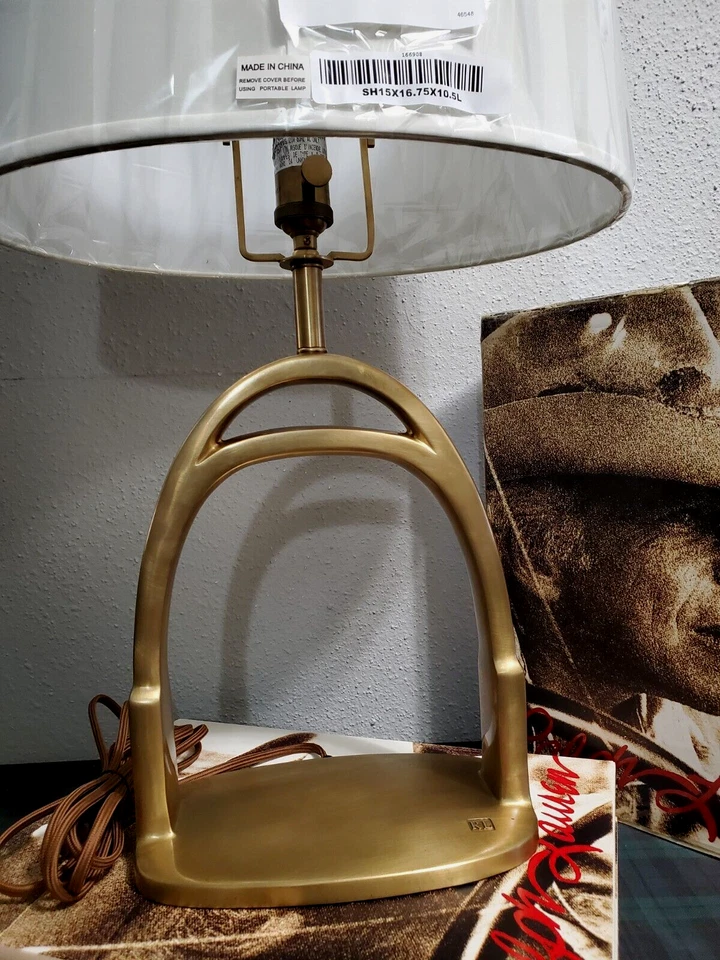 Настольная лампа Ralph Lauren Home Collection Equestrain Westbury с льняным абажуром - Изображение 2 из 4