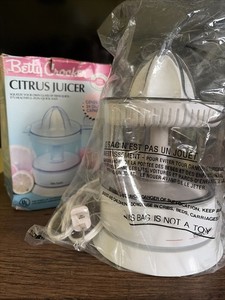 Betty Crocker Citrus Juicer New ( see notes below)  in box 24 Oz Capacity
