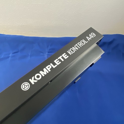 Komplete Kontrol A49 MIDI Keyboard by NATIVE INSTRUMENTS - Picture 12 of 23