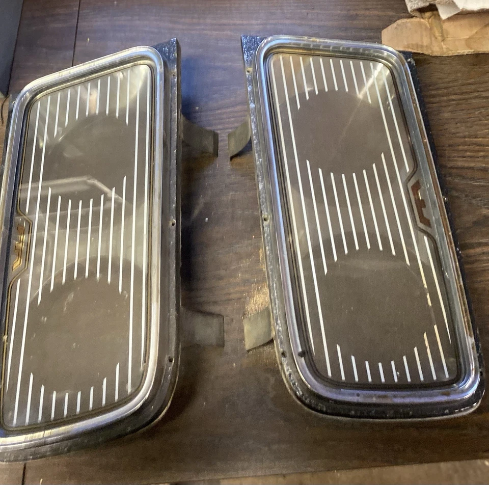 Chrysler 300 New Yorker Newport 1965 cubiertas de faros de vidrio biseles  Foto 3 de 4