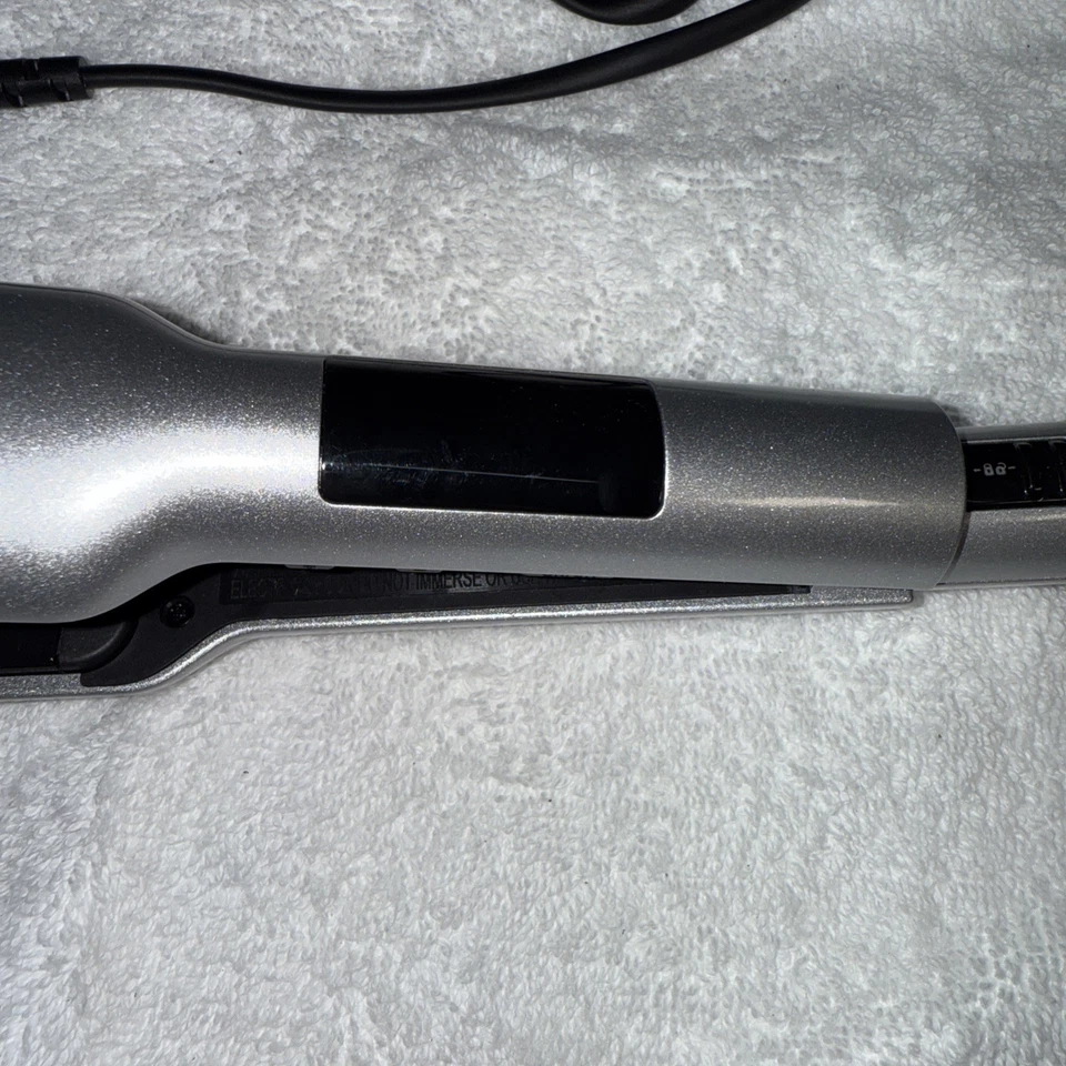 HOT TOOLS Pro Signature Digital Cerâmica Titânio Ferro Plano, 1,5 Polegadas - Imagem 4 de 4