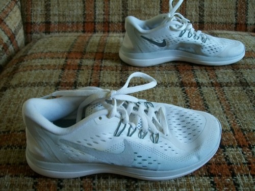 nike flex 2017 run white