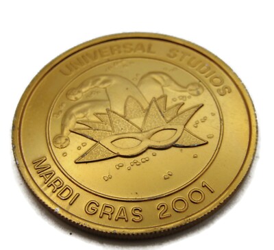 Universal Studios 2001 Mardi Gras Doubloon Token Gold Tone Jester Mask Coin