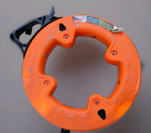 Klein Tools 56005 Flat Steel Fish Tape, 25-Foot 1/4-Inch Wide Spring Steel Tape