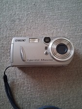 Sony Cyber-shot DSC-P92 5.0MP Digital Camera - Silver