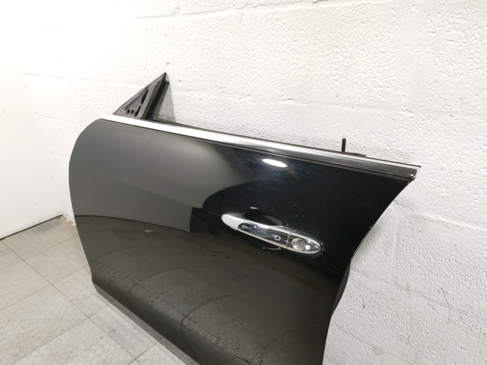 Maserati Ghibli RWD 2017 3.0 L Auto Front Left Driver Door Shell Black Color OEM
