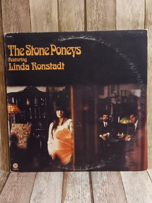 The Stone Poneys Feat. Linda Ronstadt  Vinyl LP  Capitol  ST-11383 US 1975 EX/VG