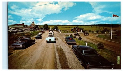 Vintage Postcard Magnetic Hill Inn Cars Canada Landscape UNIC Montreal