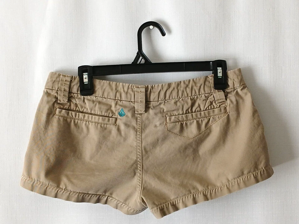 Curto cáqui Volcom/Pacsun feminino/júnior Y2K cintura baixa 5,5" costura interna, bolsos - Imagem 3 de 4