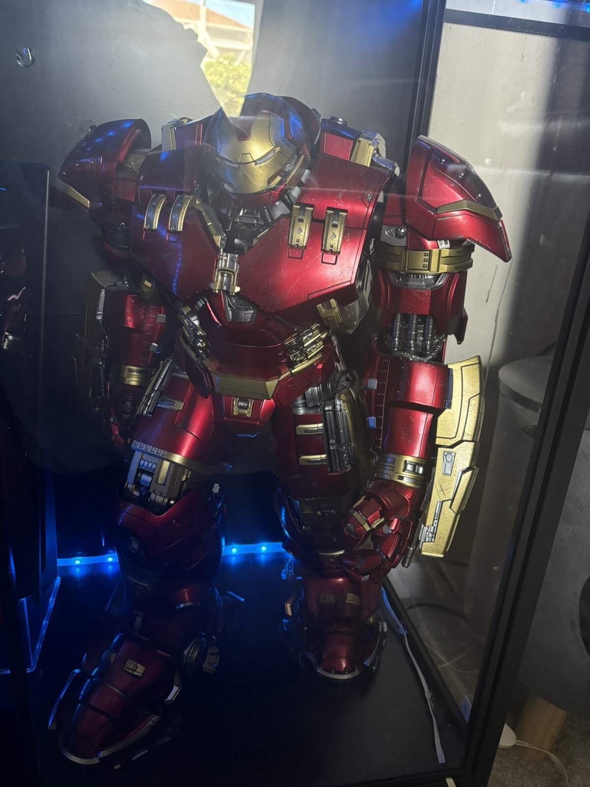 Hot Toys Avengers: Age of Ultrton - Hulkbuster (Deluxe Version) 1/6th Scale...