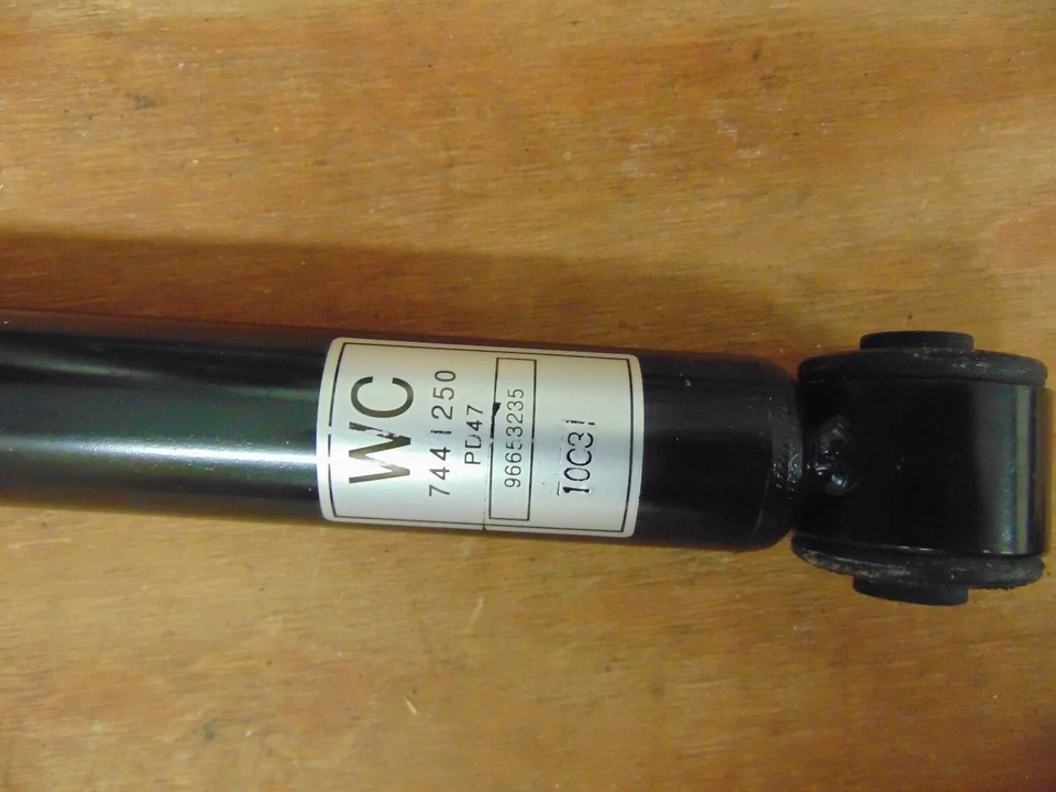 Amortiguador trasero izquierdo o derecho Chevy Aveo5 Aveo Pontiac G3 Wave L4 96653235 Foto 2 de 4