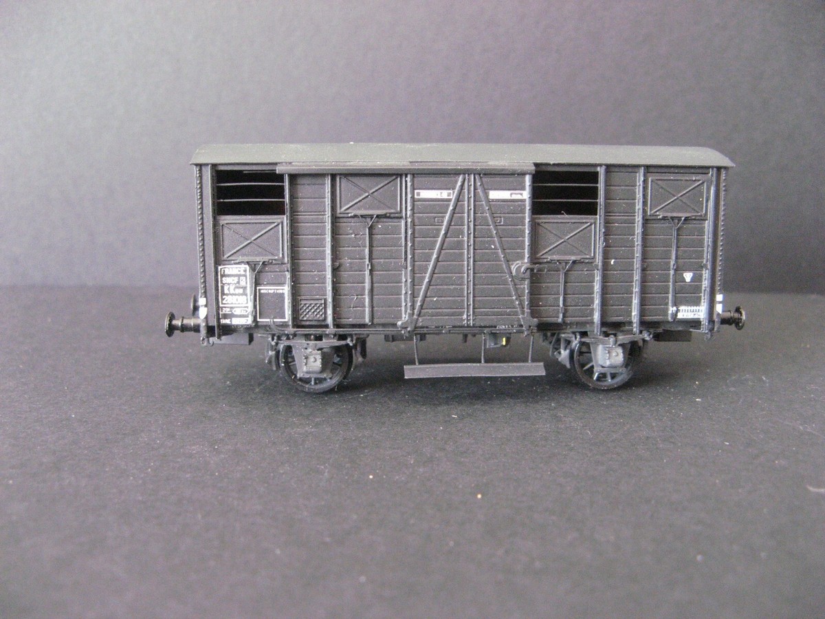 REE modeles WB 741 HO - wagon couvert de cantonnement infra VB SNCF