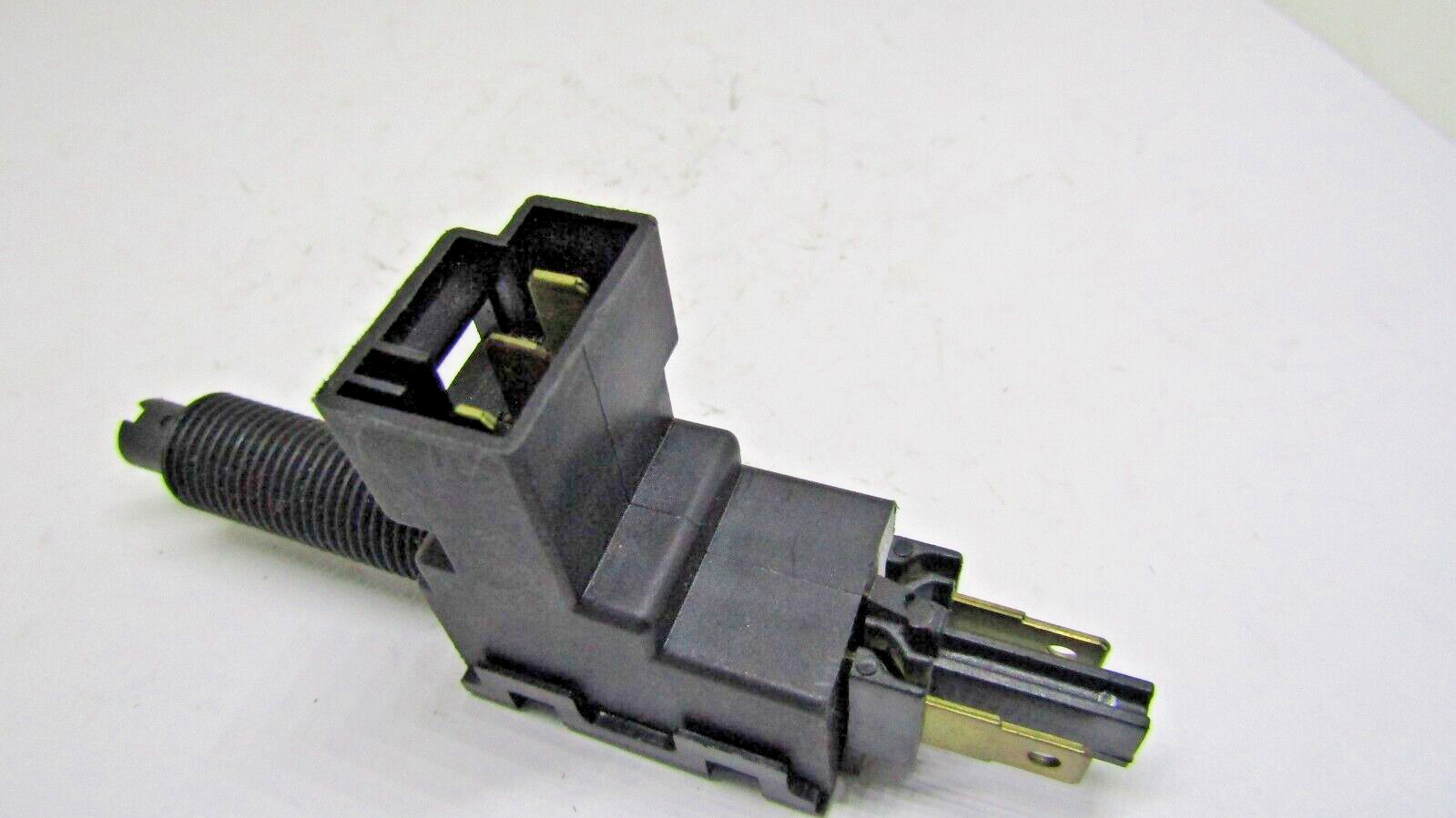 Brake Light Switch Standard SLS132T OEM 