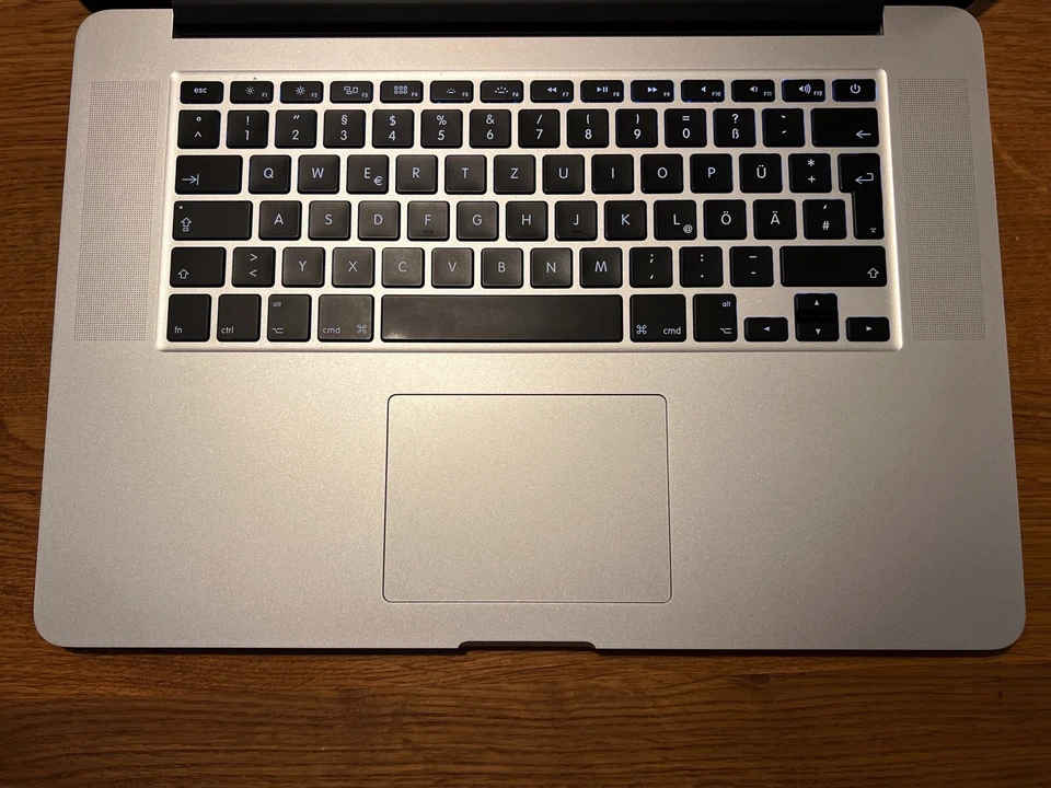 Macbook Pro RETINA 15,4" - 2,2 GHz i7 - 16GB RAM- [256GB-8TB SSD] -TOP- HÄNDLER✅ - Bild 2 von 4