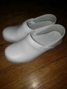 dansko white leather nursing shoes