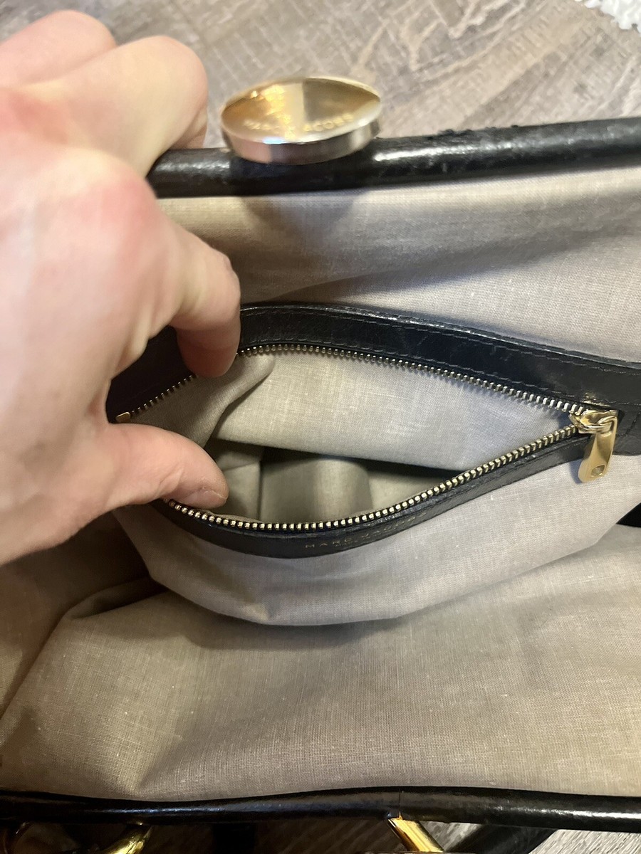 100% Authentic Marc Jacobs Black Quilted Stam Kiss Lock Bag | eBay