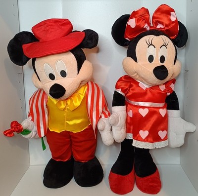 Disney Mickey Minnie Mouse Valentine Door Porch Greeters 22  2015 Set Couple Lov