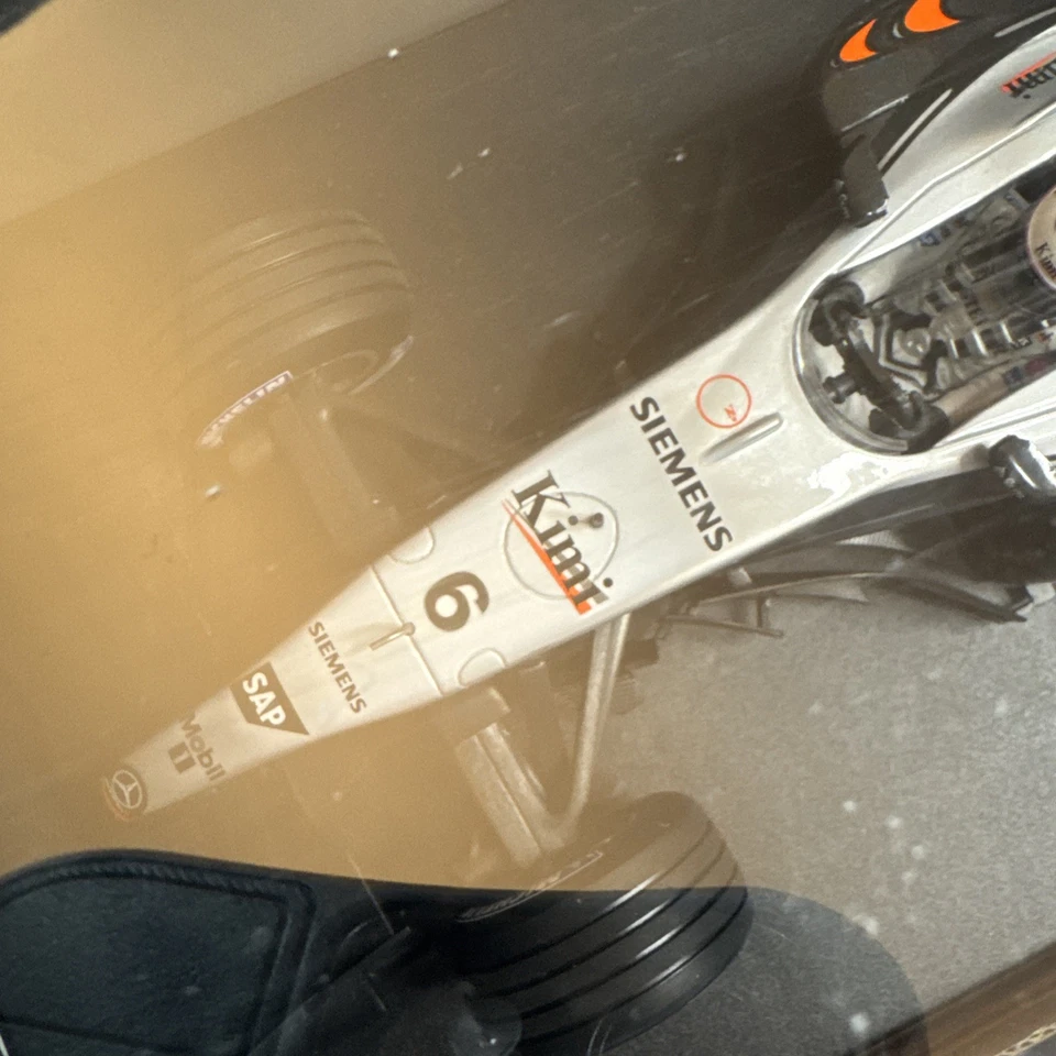 MINICHAMPS 1:18 McLaren Mercedes MP4-19 Formula 1 Diecast Model | Kimi Raikkonen - Image 2 of 4