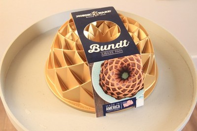 Nordic Ware Jubilee Gugelhupfform 2,4 L - NEU - Aluguss antihaft Bundt