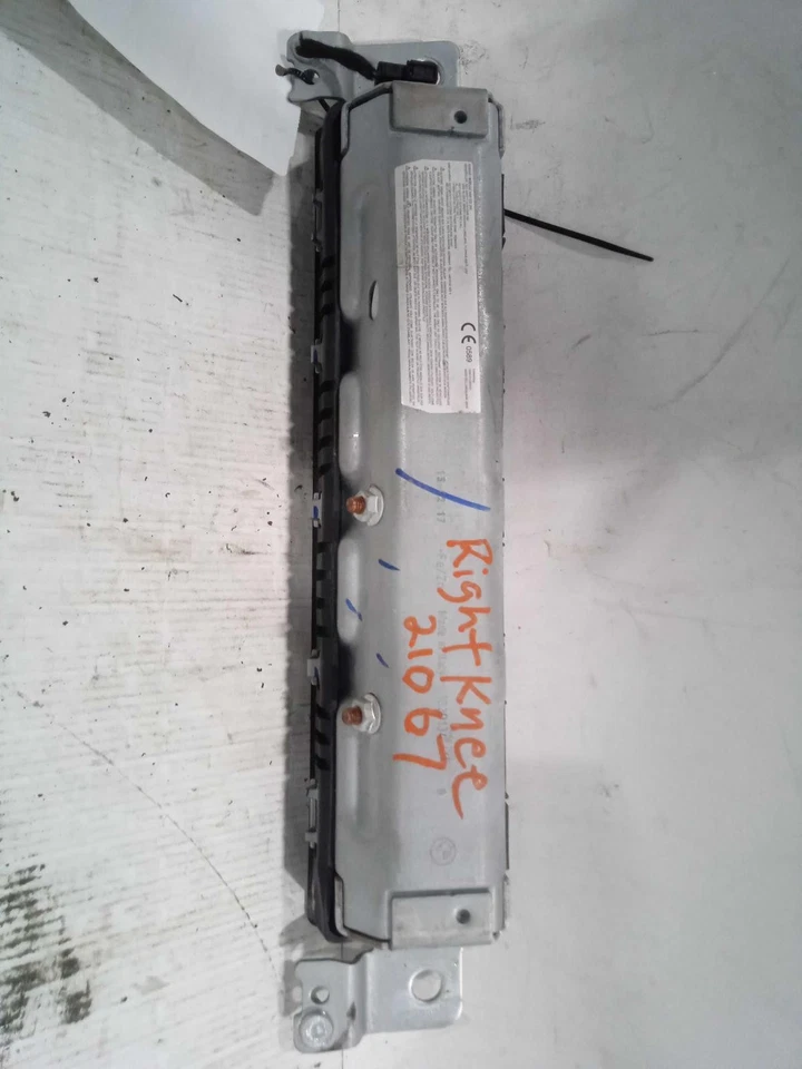 Used Instrument Panel Air Bag fits: 2018 Bmw 430I passenger knee Grade A - Image 2 of 4