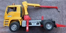 Bruder Toys MAN TGA Tow Truck 41.440 Incomplete-missing Trailer Bed & Towed Car