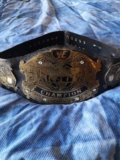 Wwe adult size undisputed wwe championship replica belt(NOT THE BEST QUALITY)