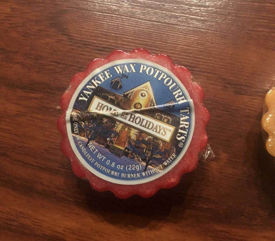 Lot of 3 Yankee Candle Christmas Eve Holidays Buttered Rum wax melt tart 0.8 oz - Image 3 of 4